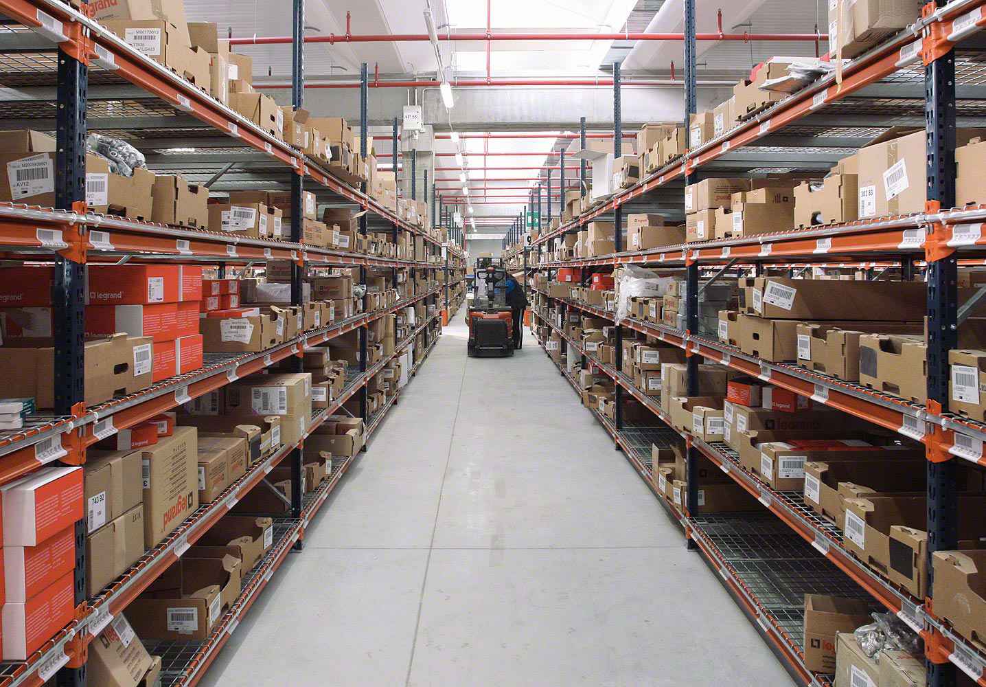 开云官方端网站登录入口-开云online(中国)智慧安全用电-仓库库房方案